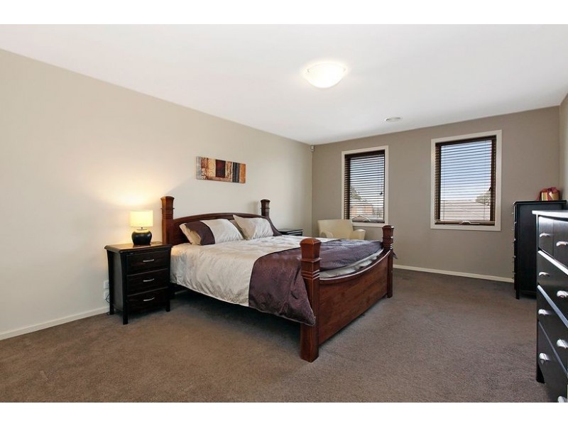 32 Farmhouse Boulevard, Epping VIC 3076