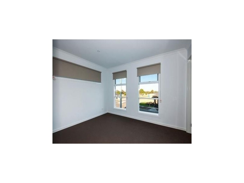 2 Oriano Street, Epping VIC 3076