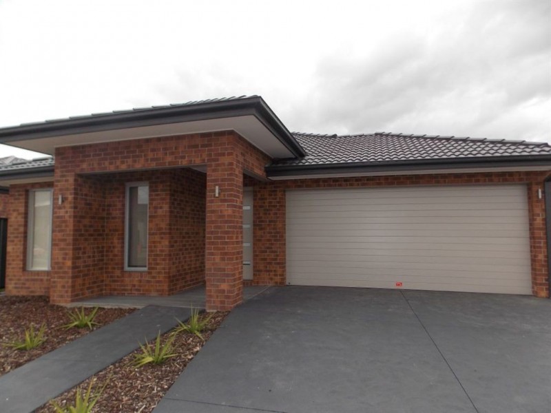 30 Saltlake Boulevard, Epping VIC 3076