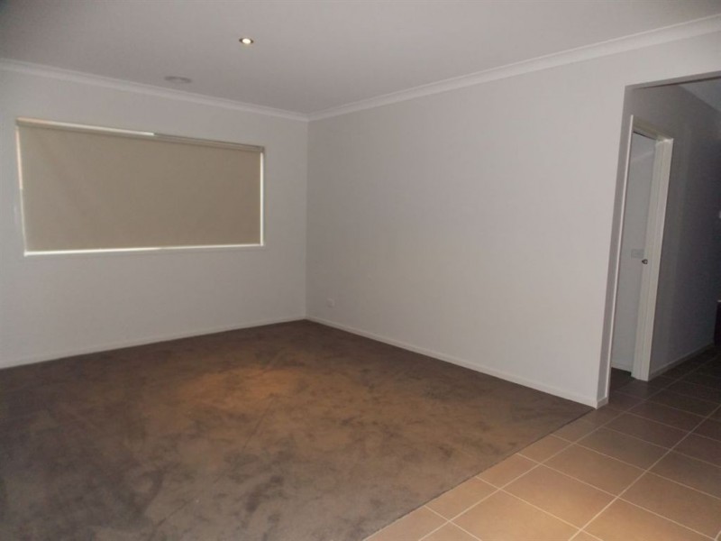 30 Saltlake Boulevard, Epping VIC 3076