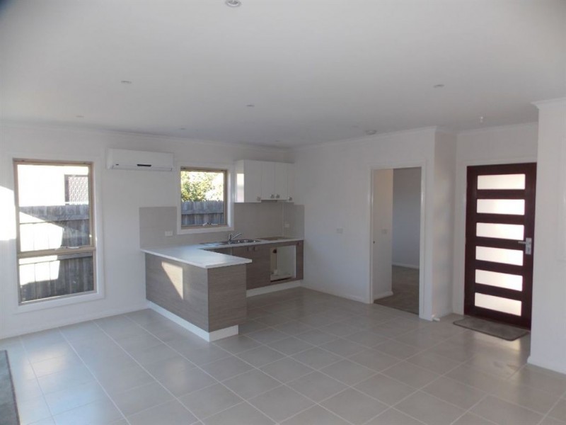 4/8 Edna Street, Thomastown VIC 3074