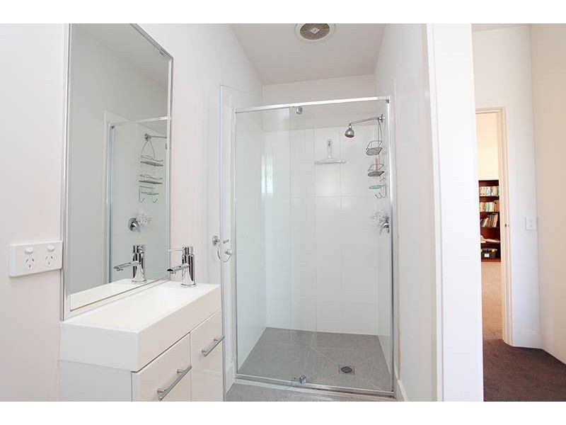 215 Harvest Home Road, Epping VIC 3076