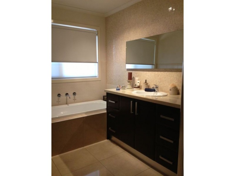 12/13 Viewgrand Boulevard, Epping VIC 3076