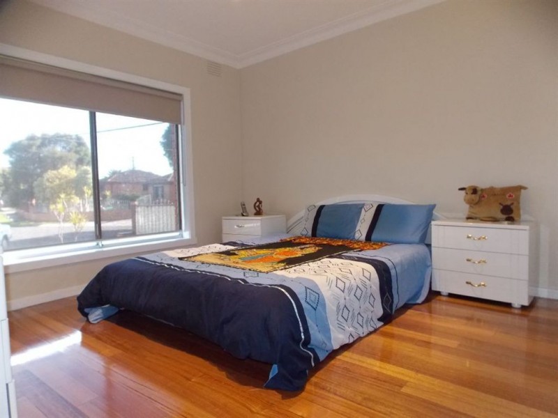 5 Pamela Court, Thomastown VIC 3074