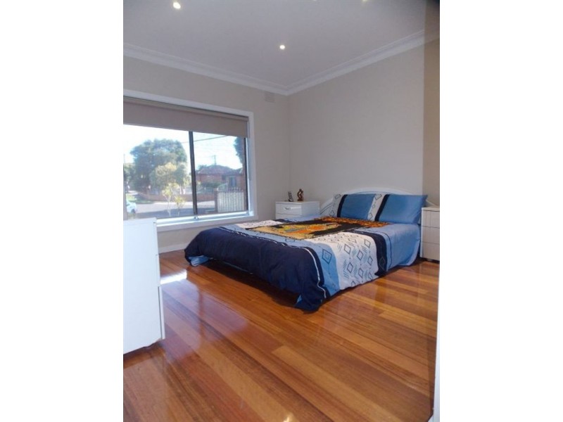 5 Pamela Court, Thomastown VIC 3074