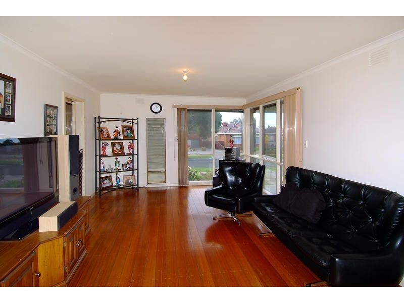 29 Beaumont Crescent, Lalor VIC 3075