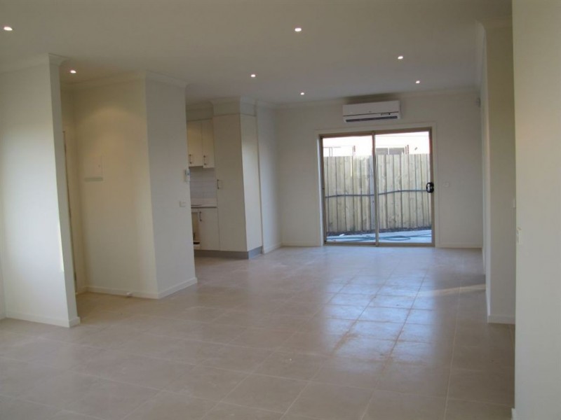 1/7 Rosamond Way, Epping VIC 3076