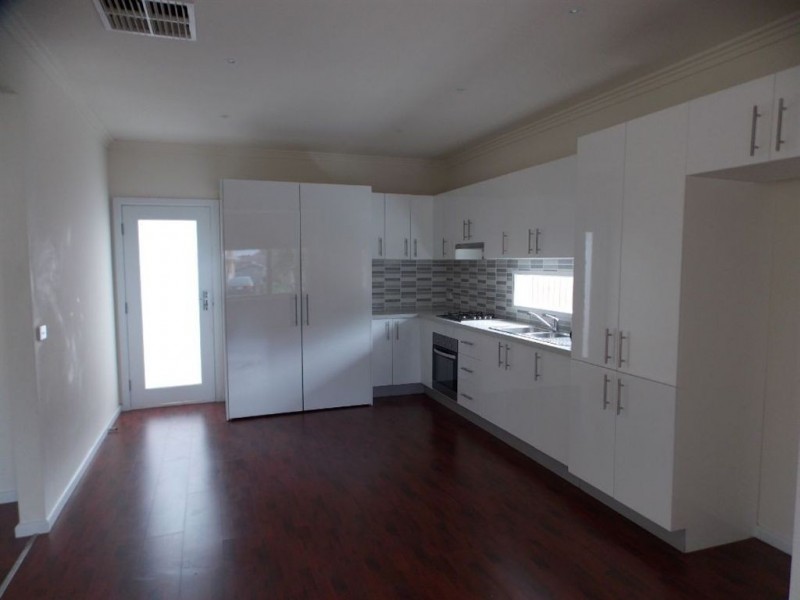 1/5 Pine Street, Lalor VIC 3075