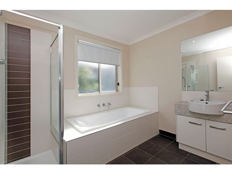 25 Coleridge Way, South Morang VIC 3752