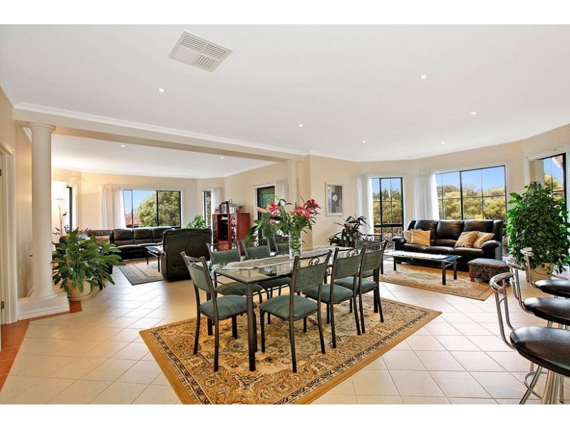 31 Ester Drive, Mill Park VIC 3082