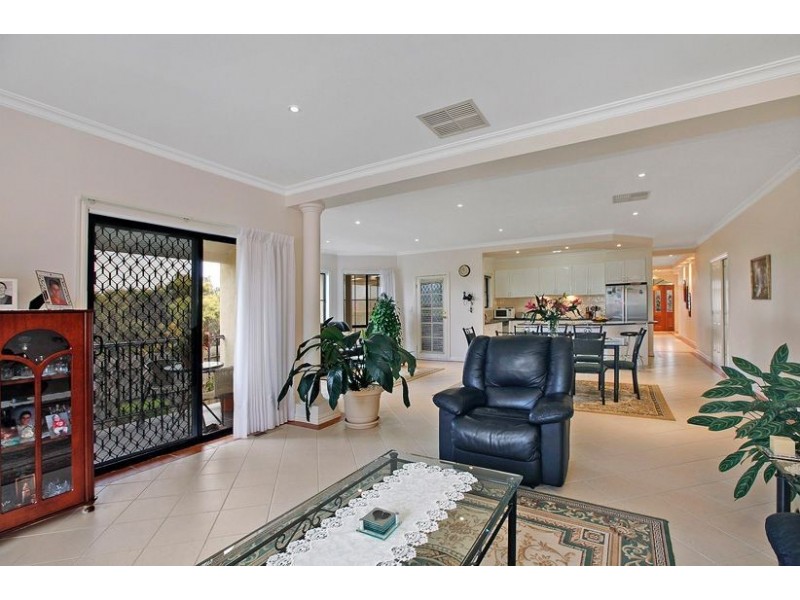 31 Ester Drive, Mill Park VIC 3082