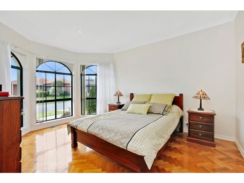 31 Ester Drive, Mill Park VIC 3082