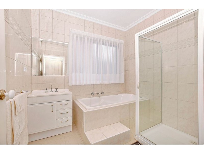 31 Ester Drive, Mill Park VIC 3082