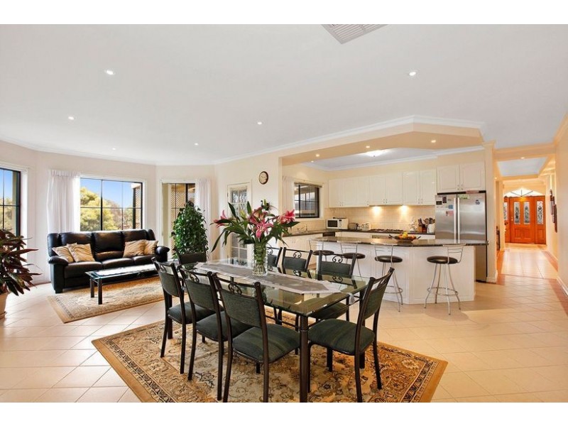 31 Ester Drive, Mill Park VIC 3082