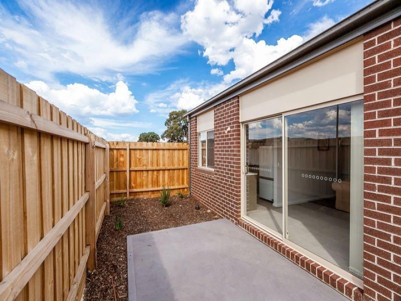 2/25 Edith Street, Epping VIC 3076