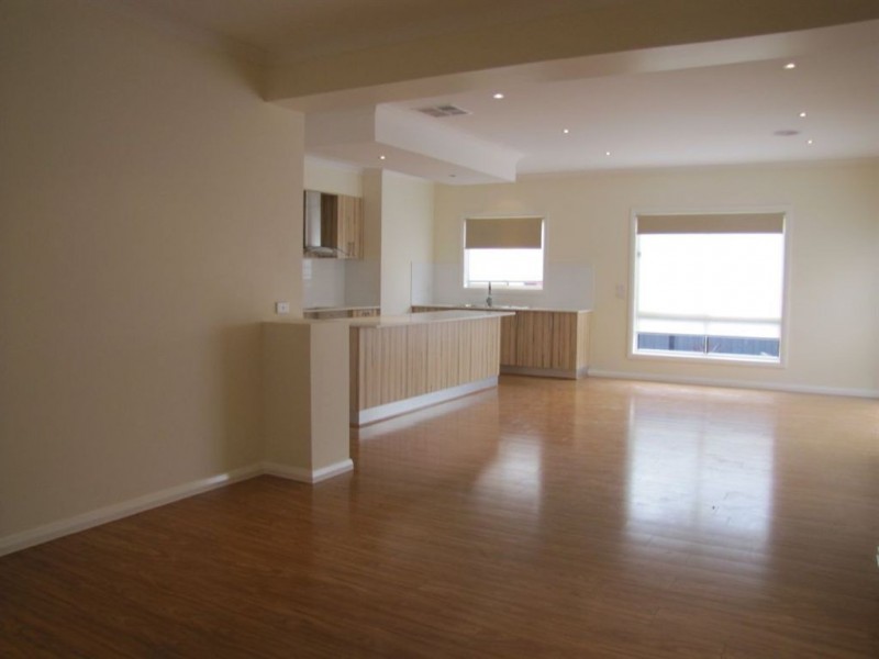 11 Unmack Road, Epping VIC 3076