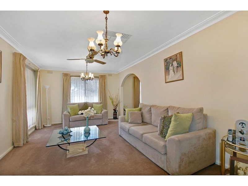 17 Lantana Avenue, Thomastown VIC 3074