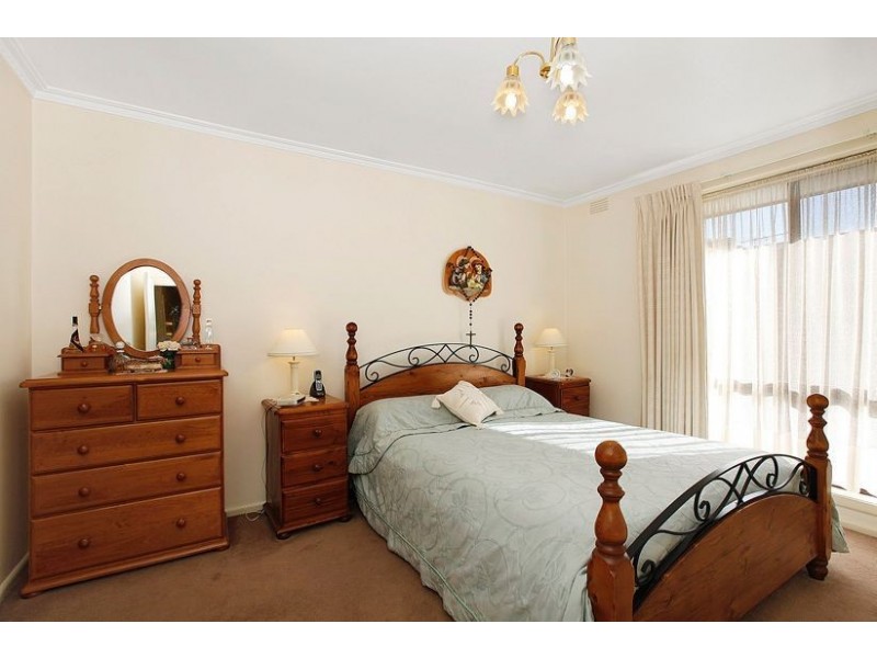 17 Lantana Avenue, Thomastown VIC 3074