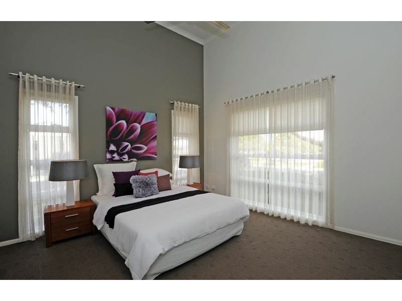 13 McKillop Avenue, Epping VIC 3076