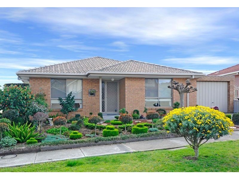 1/108 Woolnough Drive, Mill Park VIC 3082