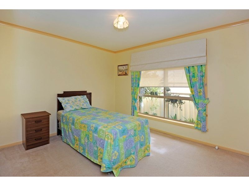1/108 Woolnough Drive, Mill Park VIC 3082