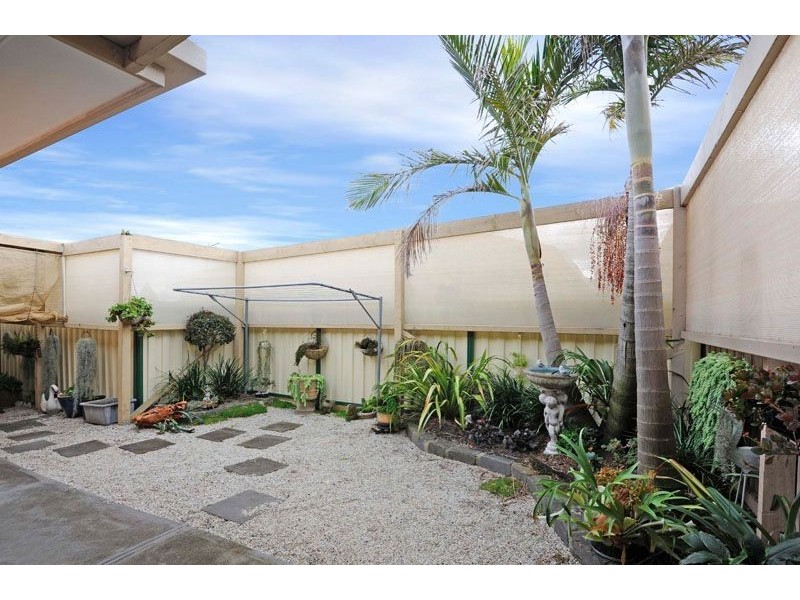 1/108 Woolnough Drive, Mill Park VIC 3082