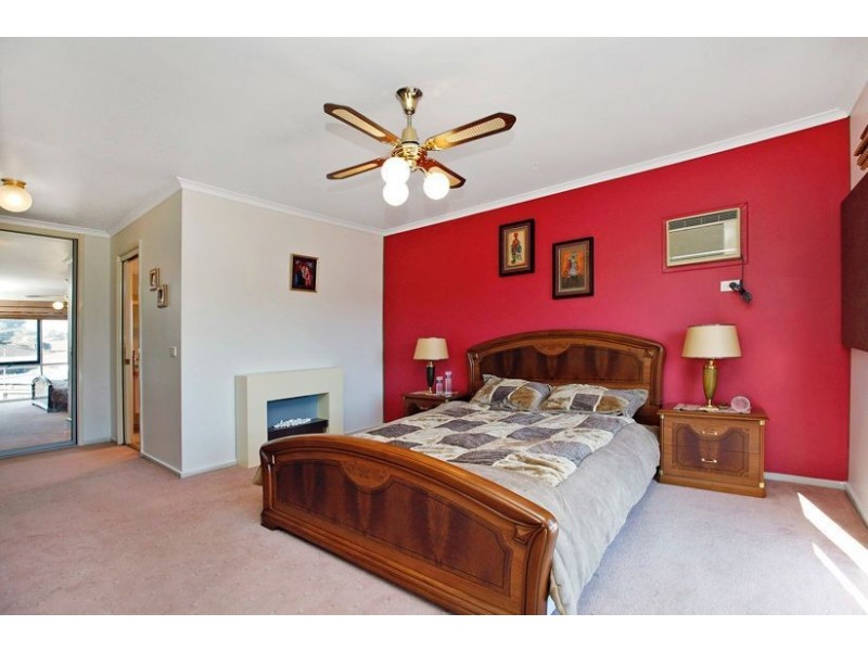 6 Fetlock Place, Epping VIC 3076