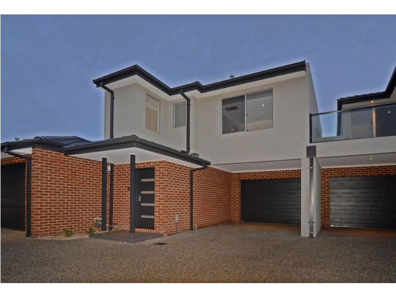 2/11 Portsmouth Place, Epping VIC 3076