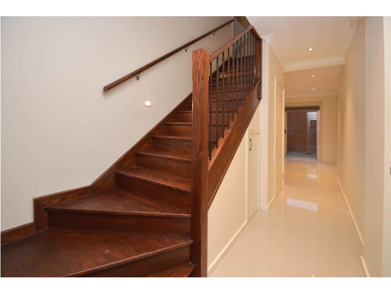 2/11 Portsmouth Place, Epping VIC 3076