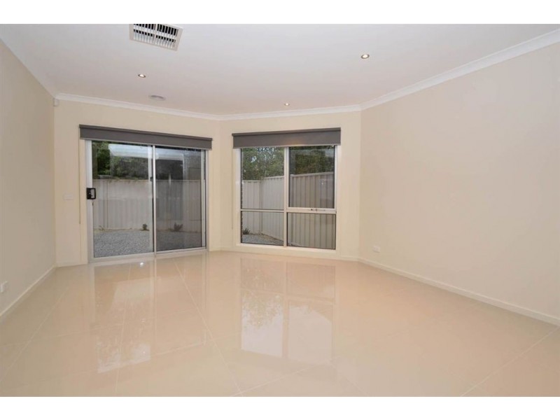 3/11 Portsmouth Place, Epping VIC 3076