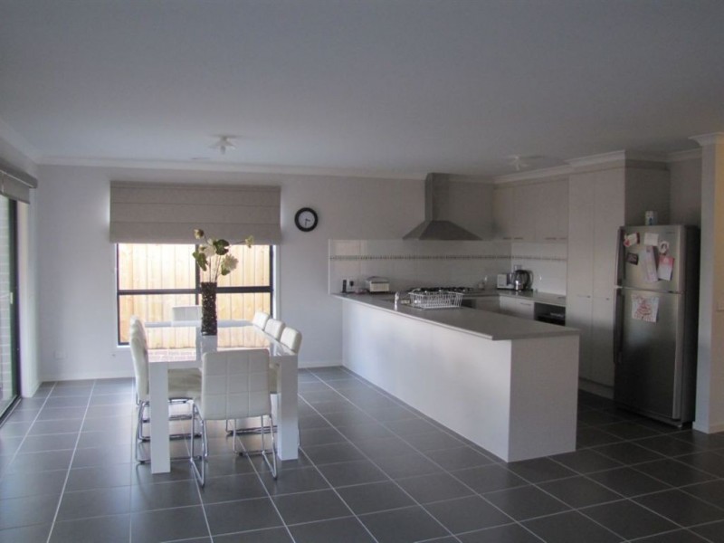 220 Gordons Road, South Morang VIC 3752