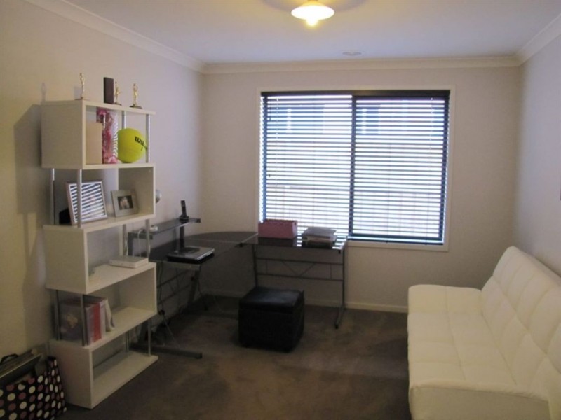 220 Gordons Road, South Morang VIC 3752