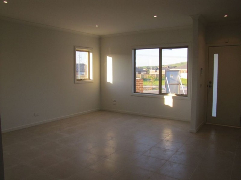 1/7 Rosamond Way, Epping VIC 3076