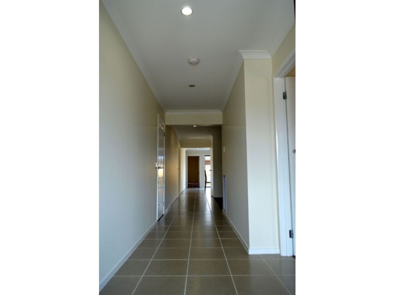 16 Raychelsbury Parade, Epping VIC 3076