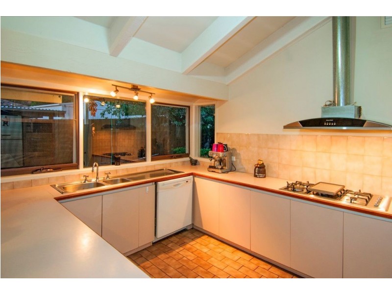 6 Borrowdale Court, Mill Park VIC 3082