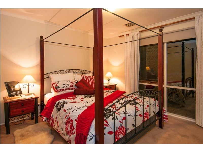 6 Borrowdale Court, Mill Park VIC 3082