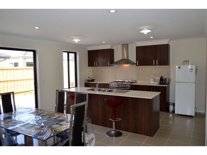 16 Raychelsbury Parade, Epping VIC 3076