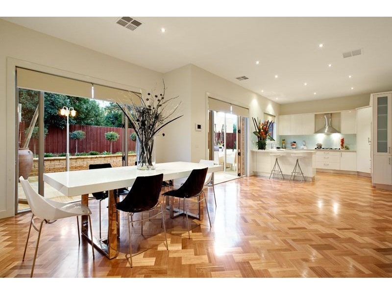 21 Violet Grove, Kew East VIC 3102