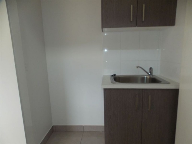 2/27 Cyprus Street, Lalor VIC 3075