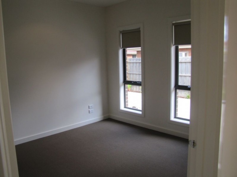 2/35 Barry Street, Reservoir VIC 3073