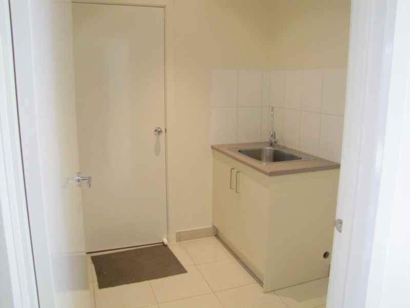 2/35 Barry Street, Reservoir VIC 3073