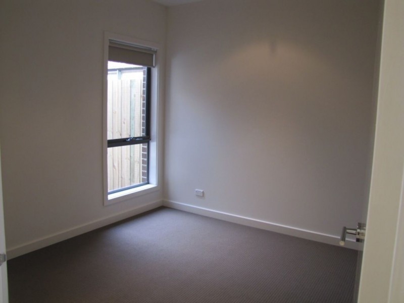 2/35 Barry Street, Reservoir VIC 3073