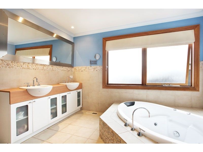 37 The Boulevard, Thomastown VIC 3074