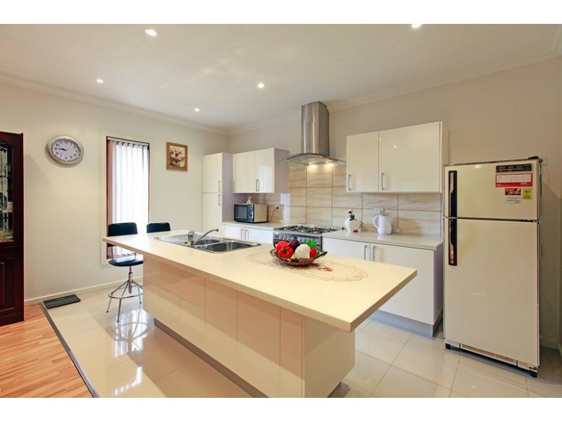 24 Farmhouse Boulevard, Epping VIC 3076