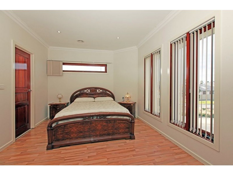 24 Farmhouse Boulevard, Epping VIC 3076