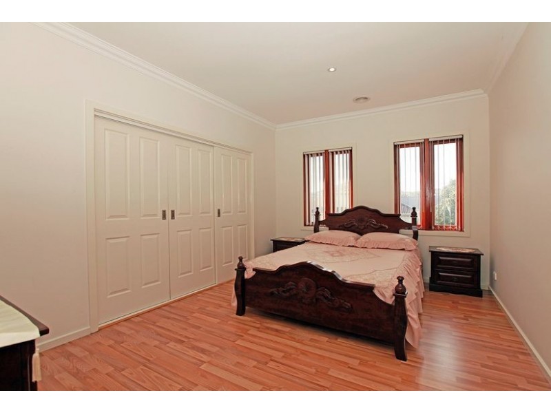 24 Farmhouse Boulevard, Epping VIC 3076