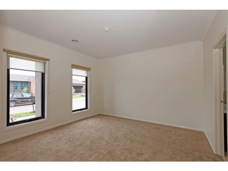 12 Creswick Drive, Epping VIC 3076