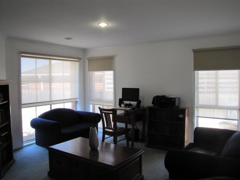 17 Oldfield Place, Epping VIC 3076