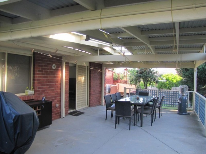 17 Oldfield Place, Epping VIC 3076