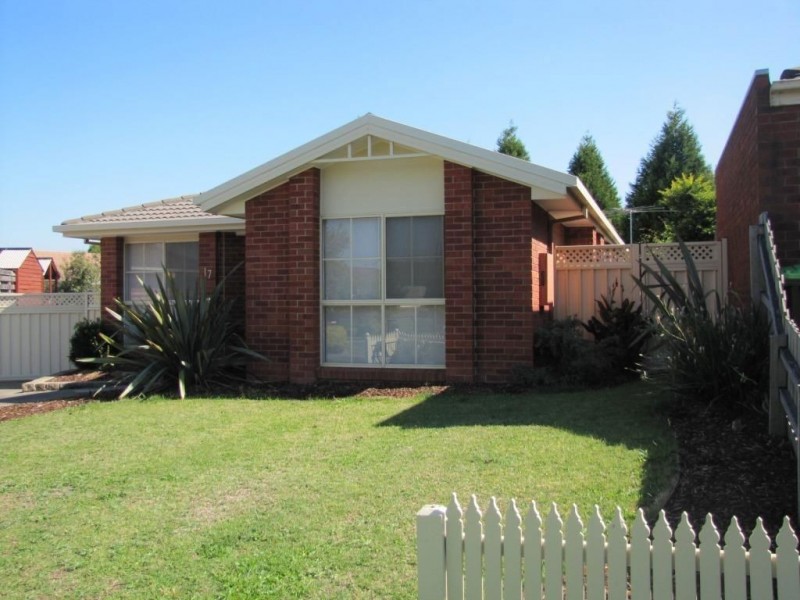 17 Oldfield Place, Epping VIC 3076